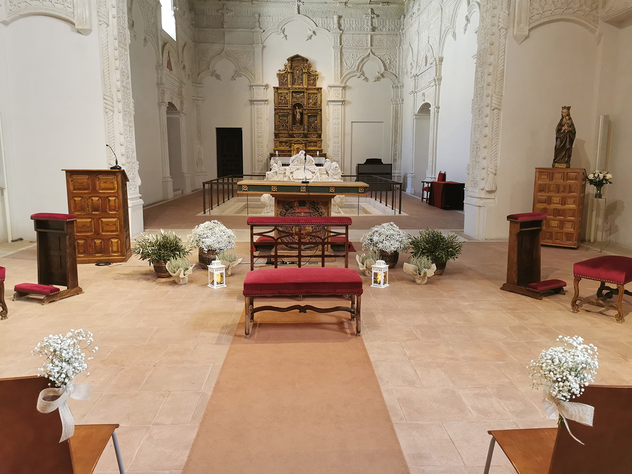 Decoraciones de Bodas Decoración floral de Iglesia · Floristería Los Santos Niños · Alcalá de Henares · Madrid