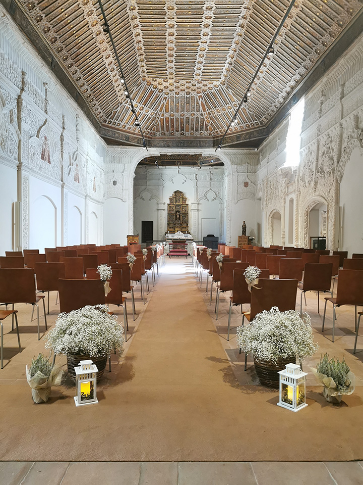 Decoraciones de Bodas Flores en pasillos Iglesia · Floristería Los Santos Niños · Alcalá de Henares · Madrid