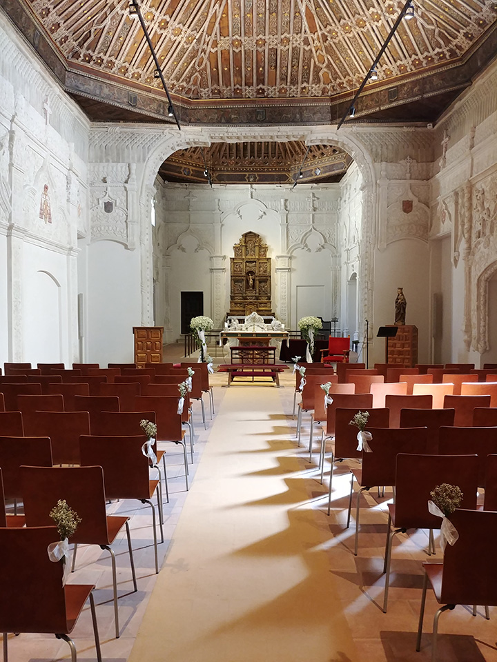 Decoraciones de Bodas Flores en pasillos Iglesia · Floristería Los Santos Niños · Alcalá de Henares · Madrid